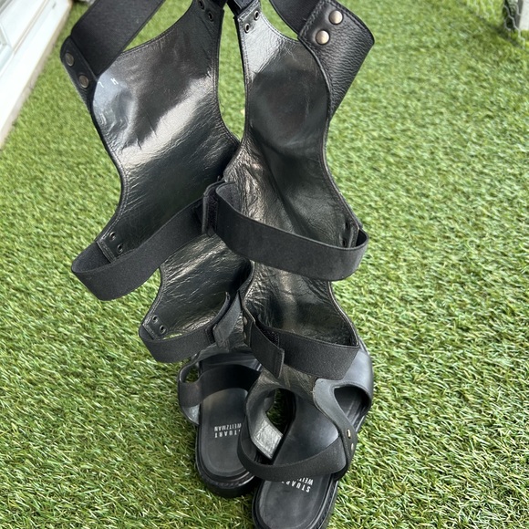 Stuart Weitzman Black Leather Gladiator Backview 7 - Picture 3 of 6